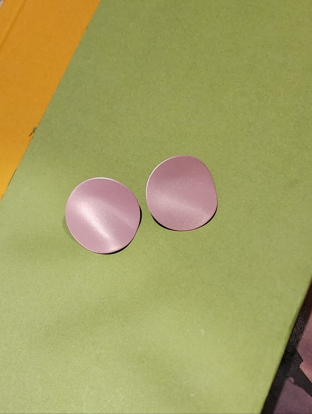 Lavendar Pink Round Satin Finish Retro Pop Art Clip On Earings W/ Gold Tone Back